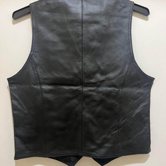 Men's Leather Vest, Black Color Leather VEST - Genuine Leather Size: M - NEW - Picture 4 of 6